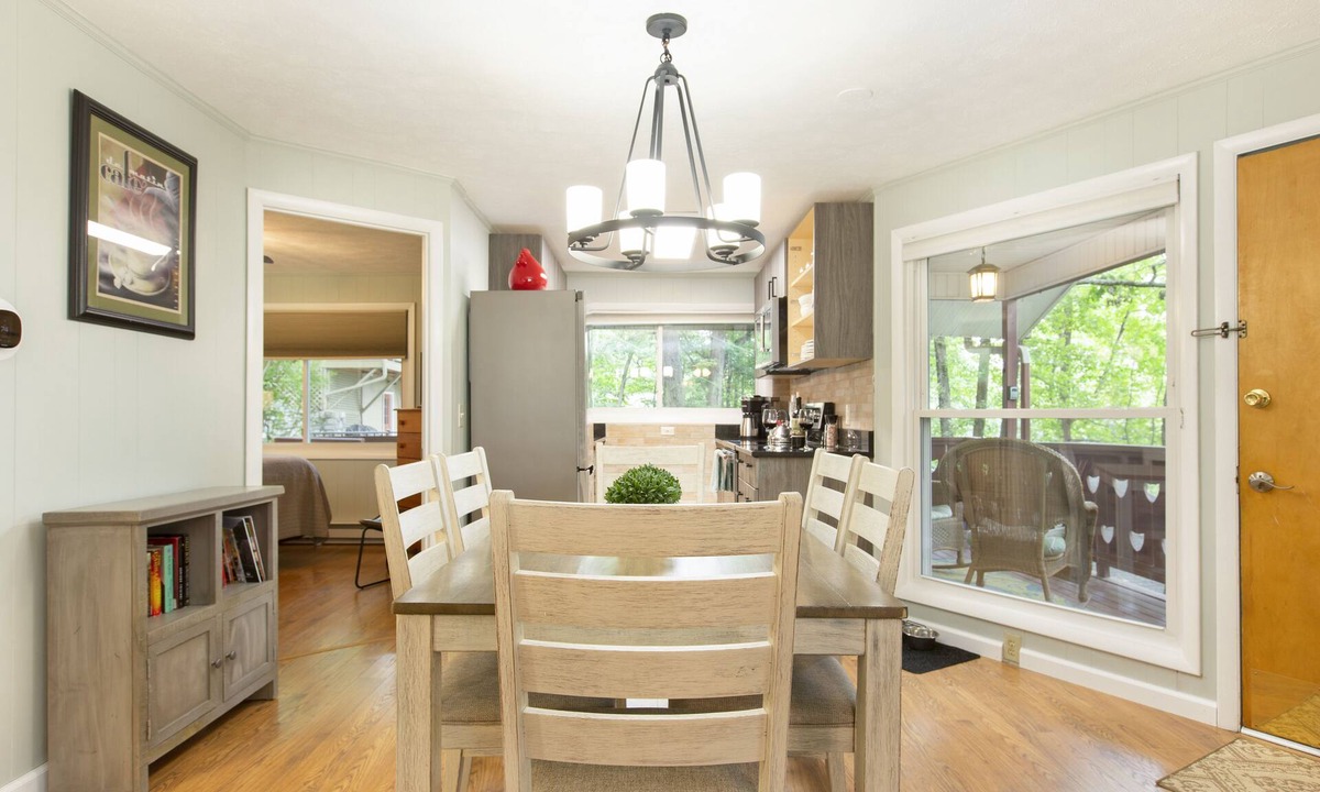 Kenilworth Ski Chalet | Treetop Chalet-4 Mins to DT AVL, 10 Mins to Blue Ridge Parkway, Dog Friendly, FP