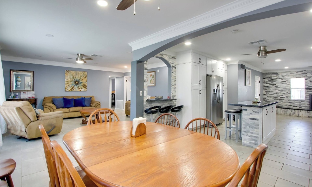Deer Valley Cottage | Ultimate Phoenix Group Getaway: Patio + Pool!