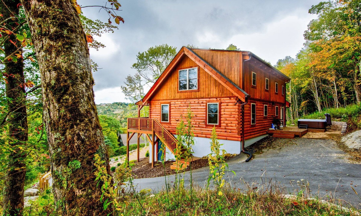 Sugar Mountain House | Ursa Minor - Long Range Views, hot tub, Peloton, more at Beautiful 3bd/2ba home on Sugar