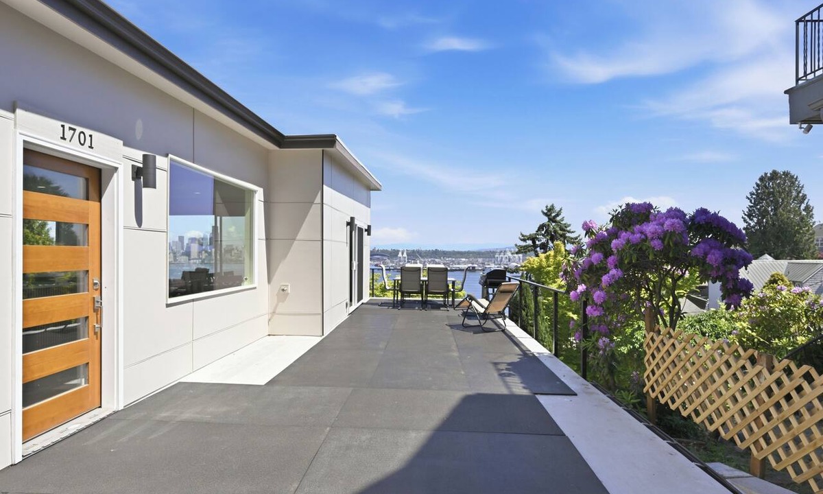 North Admiral House | West Seattle 5BR ADU + Downtown Views