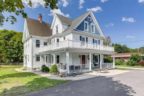 Westerly Apartment | Westerly Apt Steps From Downtown + Beaches Nearby