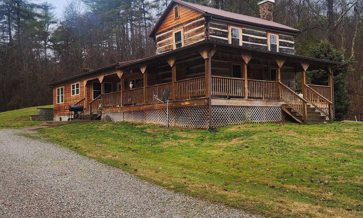 Kerr Cabin | Whispering Pine's Cabin! NO CHECK-OUT LIST