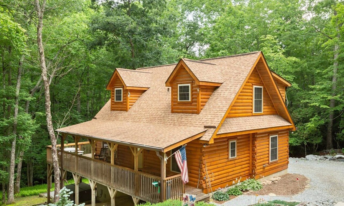Hendersonville Cabin | Whispering Trees Cabin, Secluded Cabin, Hot tub