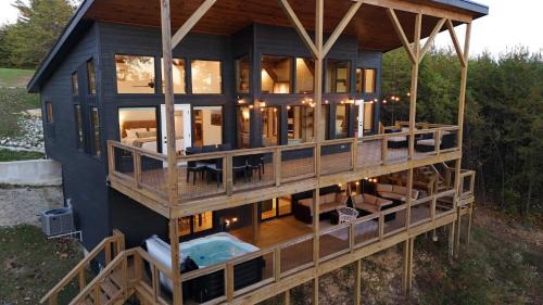 Rogers House | Wild Turkey Overlook - Two Decks Incredible Views Hot Tub