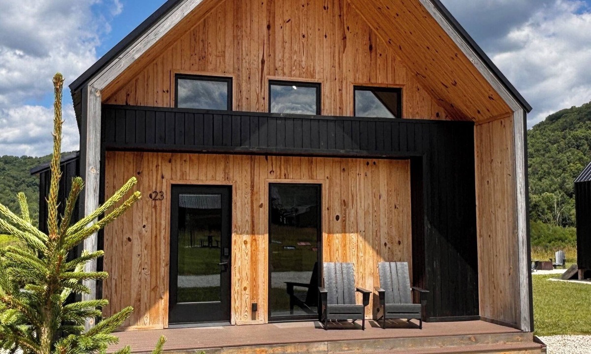 Stanton Cabin | Wildflower Walk at Three Suns Cabins/Sunset Views/River/Hot tub