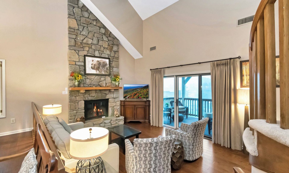 Blowing Rock Condo | Willow 4 | Fireplace, Restaurant, Pool, Spa
