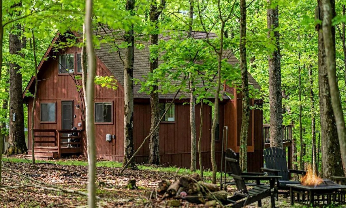 The Woods Cabin | Woodland Cabin Escape w/ Fire Pit & Resort Access Retreat in Hedgesville, West Virginia