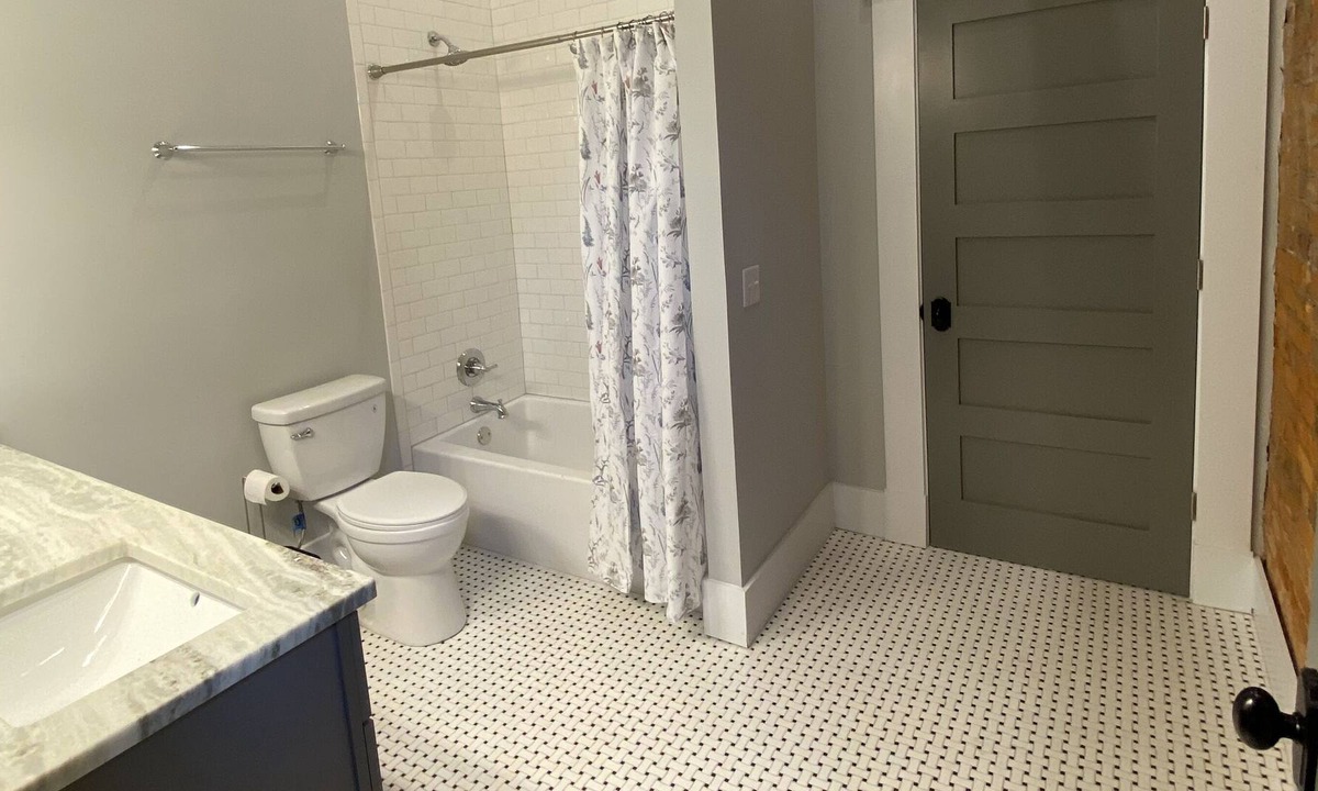 Covington House | Wow! Brand New in the Heart of Mainstrasse!