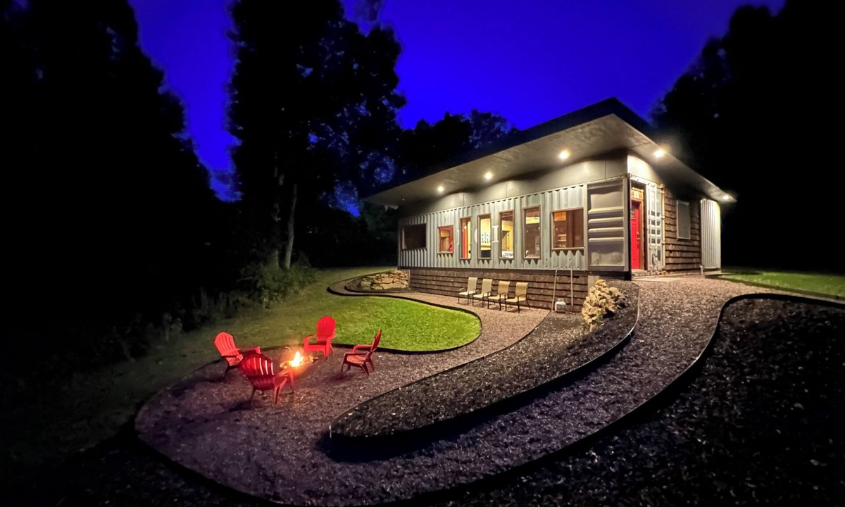 Stanton Cabin | YOU WILL LOVE THIS ONE!-SUPER CLEAN-KING BEDS-HOT TUB-VIEW-HI SPEED WIFI-BOOK IT
