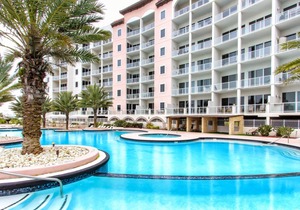 Resort-Style Ocean-Front Condo, with Shared Pool, Hot Tub, Fitness Center & More