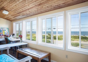 Unobstructed ocean views, steps to Scarborough Beach