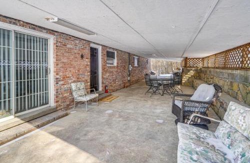 Belle Apartment | 1/2 Mi to Kanawha River: Quiet Escape w/Patio