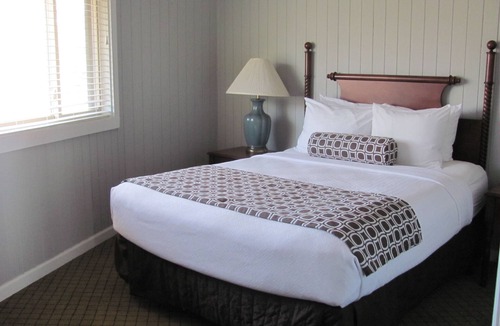 Asheville Villa | 1 Bedroom Vacation Villa