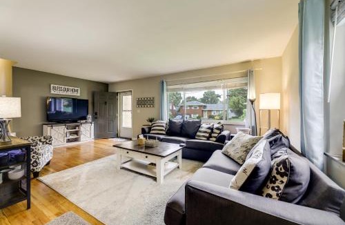 Finneytown House | 10 Mi to Dtwn Cincinnati: Home w/Patio & Yard!