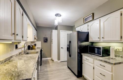 Finneytown House | 10 Mi to Dtwn Cincinnati: Home w/Patio & Yard!