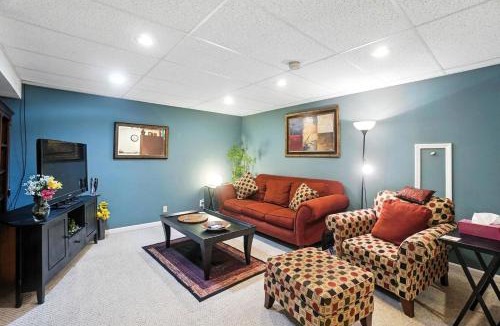 Anderson Township Apartment | 10 Mi to Dtwn: Cozy Couple's Getaway in Cincinnati