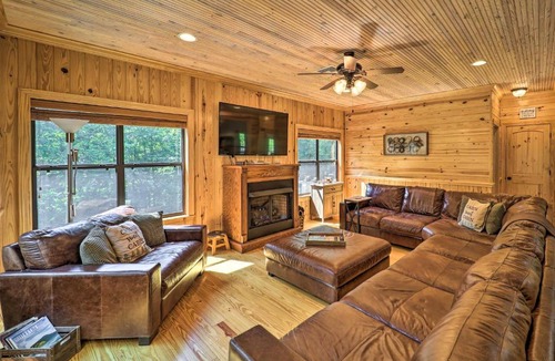 Newland House | 10 Mi to Grandfather Mountain: 'Wolfe Creek Cabin'