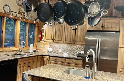 Swanton House | 100' Lakefront on Green Glade w/Private Dock, kayaks,paddleboards A/C, 12 guest
