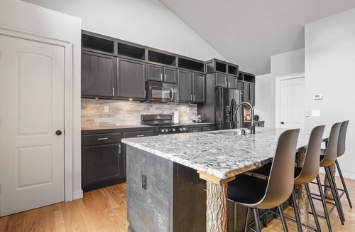 Canton House | 15 min to Asheville, Mountain Views, Fire Pit, 4BR/3.5BTH, Great Reviews!