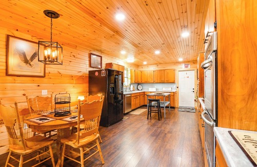 Beattyville Apartment | 18 Mi to Red River Gorge: Beattyville Retreat