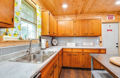 Beattyville Apartment | 18 Mi to Red River Gorge: Beattyville Retreat
