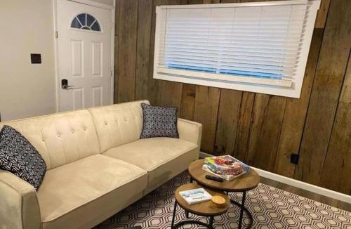 Jonesville Apartment | 1BR Apartment near Ark Encounter with Parking