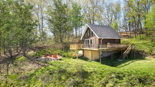 Old Fields House | 1BR chalet w hot tub & serene views