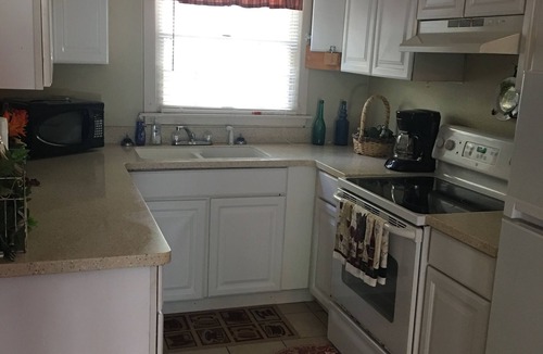 Mill Spring Ski Chalet | 1BR Garden View 1 Bottom floor of Chalet - Hot tub- Grill