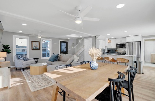 Hampton House | 2 Bed/2 Bath Private Beach House One Block from the ocean.
