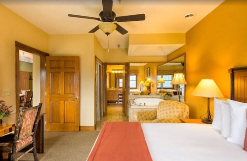 Gatlinburg House | 2 Bedroom & 2 Bath Unit in Westgate Smoky Mountain Resort & Water Park (UNIT 4)