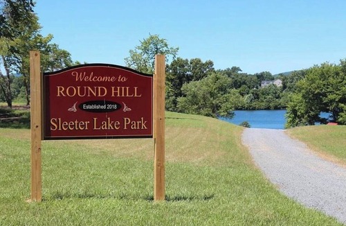 Round Hill Apartment | 2-bedroom apartment in peaceful Round Hill a walk to Sleeter Lake