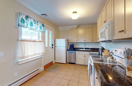 Stonington Apartment | 2-bedroom Apartment in Beautiful Stonington Boro