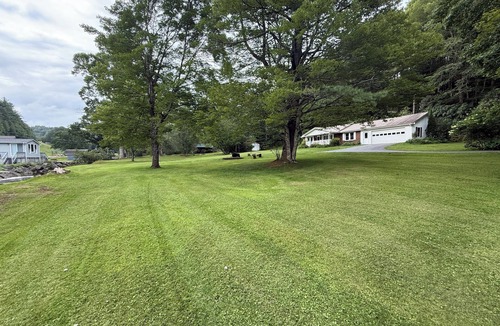 Blowing Rock House | 2-bedroom in charming Blowing Rock on 2 acres with little creek and pond