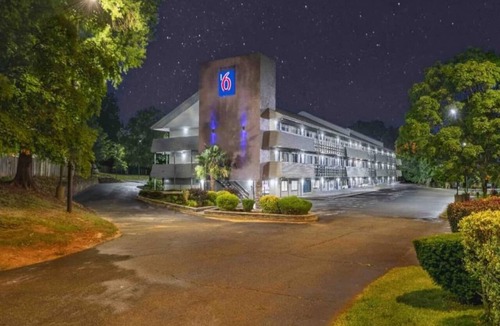 Charlotte Apartment | 2 Full Beds|Mobil Acc|RI Shower|Nsmk