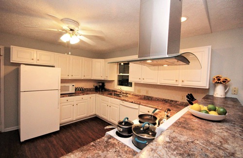 Waynesville House | 2 houses in one/Great for multi family grps. King suite. Walk to Lake Junaluska