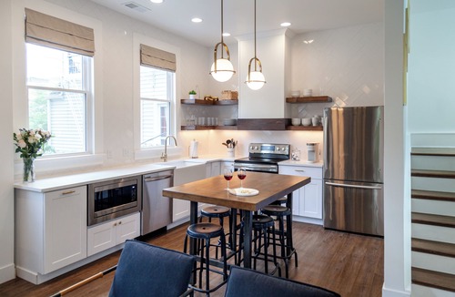 Walnut Hills House | 2 Large Renovated Houses with Driveway -Sleeps 42- 5 minutes to Downtown