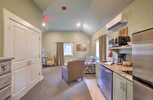 Downtown Branson Cottage | 2 Mi to Branson Strip: Cozy Cottage w/Fire Pit!
