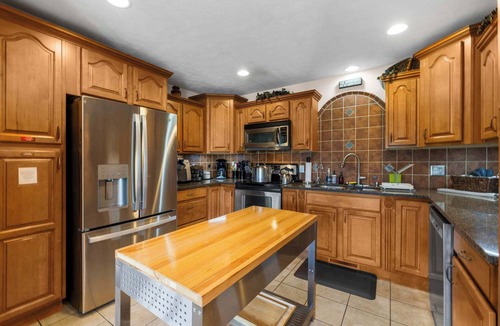 South Fork House | 2 Mountain Retreats w 16 Bedrooms, Hot Tubs & More