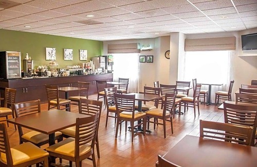 Hagerstown Hotel | 2-Star Hotel ∙ Sleep Inn and Suites Hagerstown