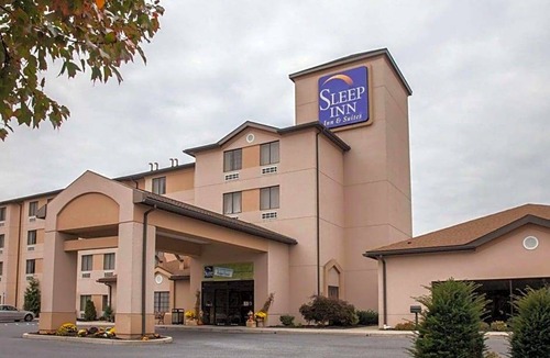 Hagerstown Hotel | 2-Star Hotel ∙ Sleep Inn and Suites Hagerstown