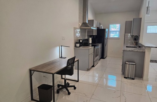 Central City Apartment | 2BD-RemoteWork-Extd Stay Discounts-PetsOK-Central