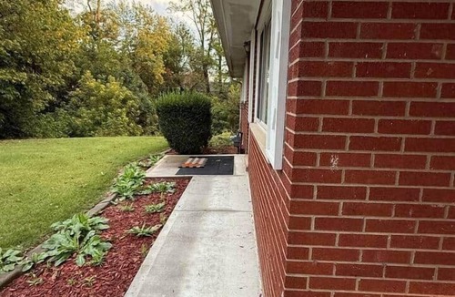 Alexandria House | 3/1 good parking close local construction projects