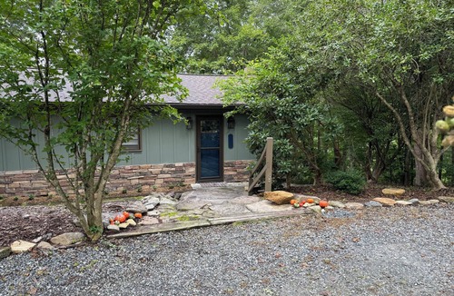 Lake Lure House | 3-bedroom house in beautiful Lake Lure with lake view!