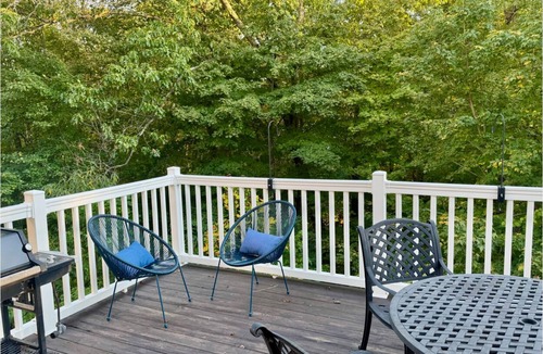 Osage House | 3-bedroom house in peaceful Morgantown with cool AC