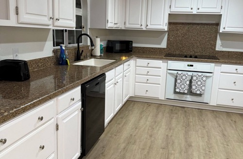 Sunrise Manor House | 3-bedroom house in terrific Las Vegas with AC