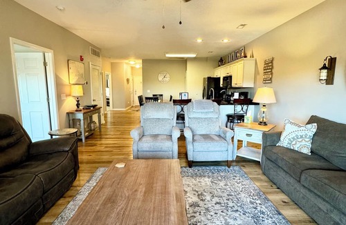 Hollister Condo | 3 BR, 2 Bath Condo at Vickery Resort & Table Rock Lake with Dock Access