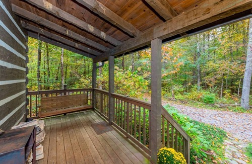 Walland Cabin | 3 Brothers Rustic Sabbatical Creekside Cabin