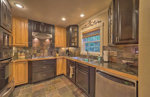 Beech Mountain House | 3 Mi to Beech Mtn Resort: Gem w/Views & Fireplace