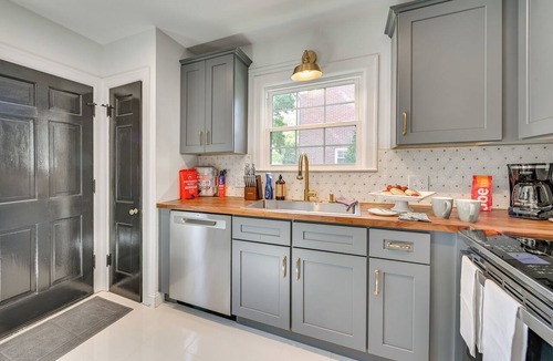 Lexington Apartment | 3 Mi to Dtwn: Updated Home w/Hot Tub in Lexington