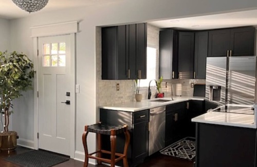 Versailles House | 3 MILES from KEENELAND! Located right off Versailles road